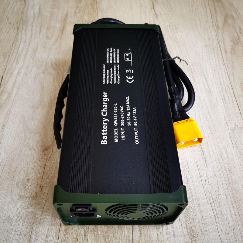Military products DC 43.2V 43.8V 25a 1200W Low Temperature charger for 12S 36V 38.4V LiFePO4 battery pack with PFC