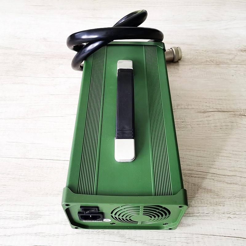 AC 220V Military products DC 86.4V 87.6V 25a 2200W Low Temperature charger for 24S 72V 76.8V LiFePO4 battery pack
