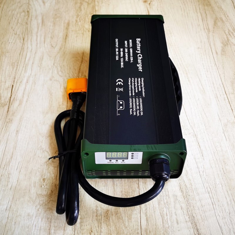 Military products DC 84V 13a 1200W Low Temperature charger for 20S 72V 74V Li-ion/Lithium Polymer battery with PFC