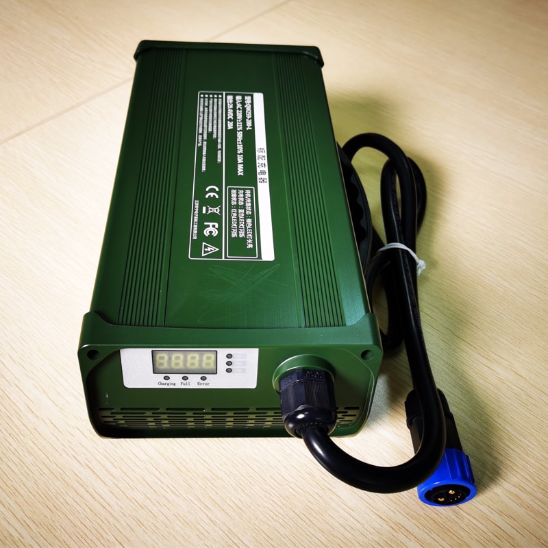 Military products 43.2V 43.8V 14a 600W Low Temperature charger for 12S 36V 38.4V LiFePO4 battery pack with PFC